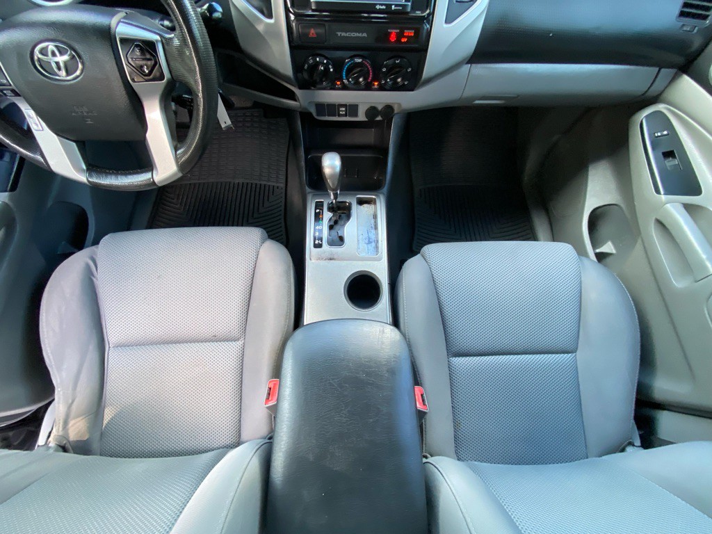 2015 Toyota Tacoma Image 25