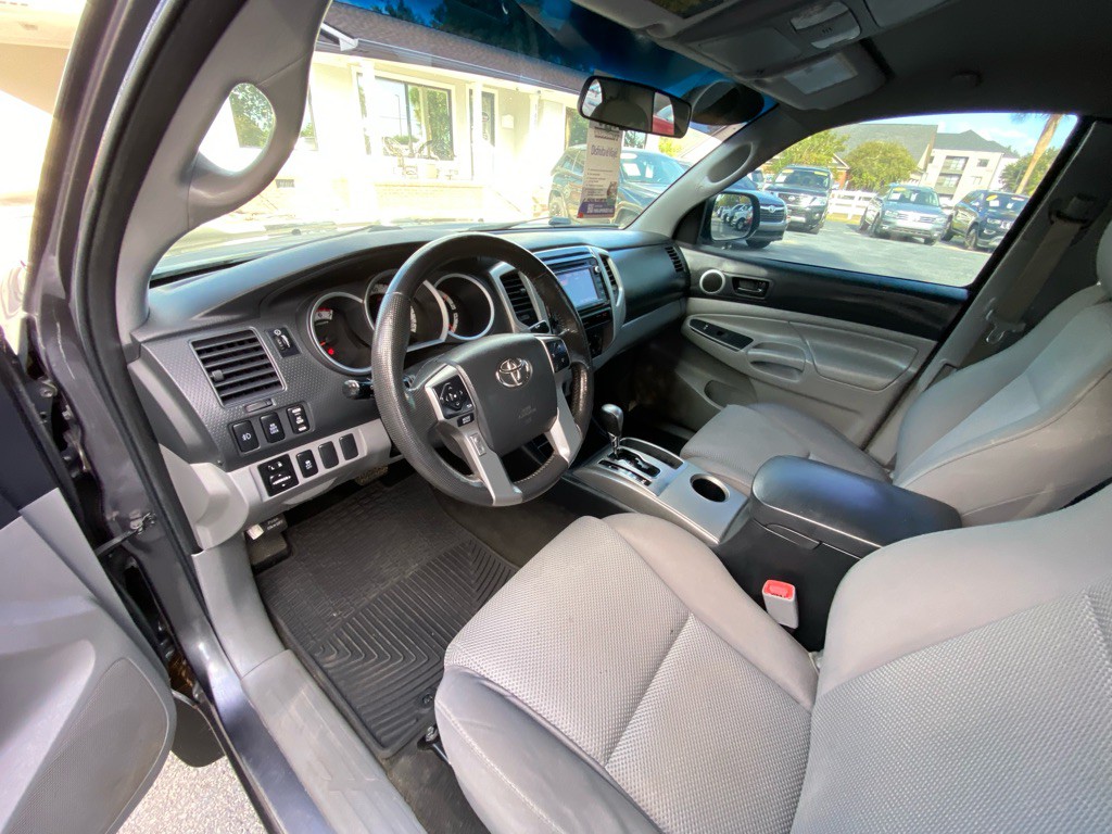 2015 Toyota Tacoma Image 29