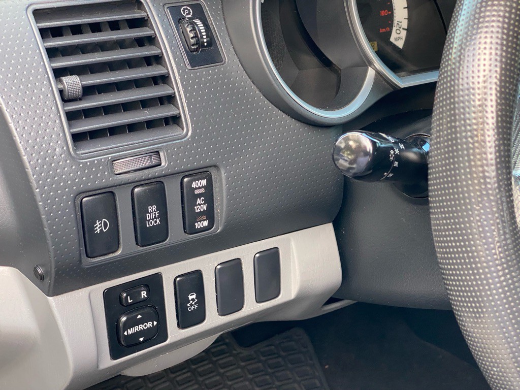 2015 Toyota Tacoma Image 32
