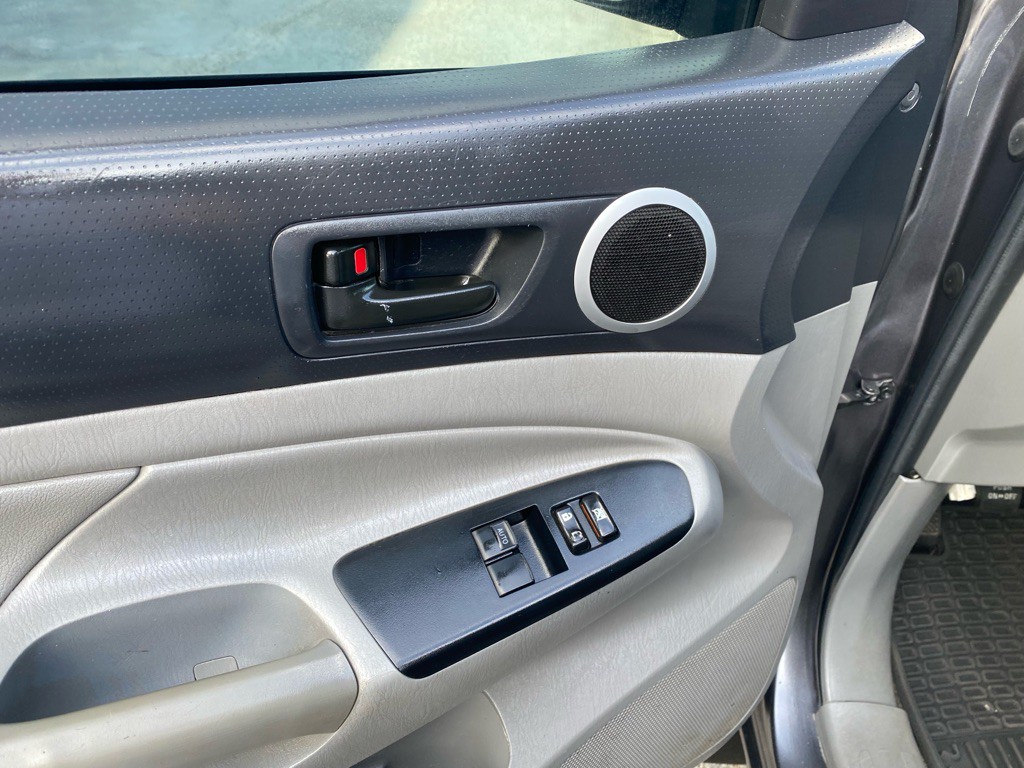 2015 Toyota Tacoma Image 33