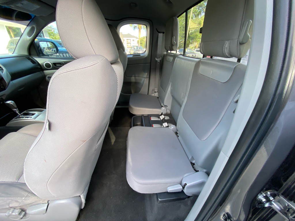 2015 Toyota Tacoma Image 37