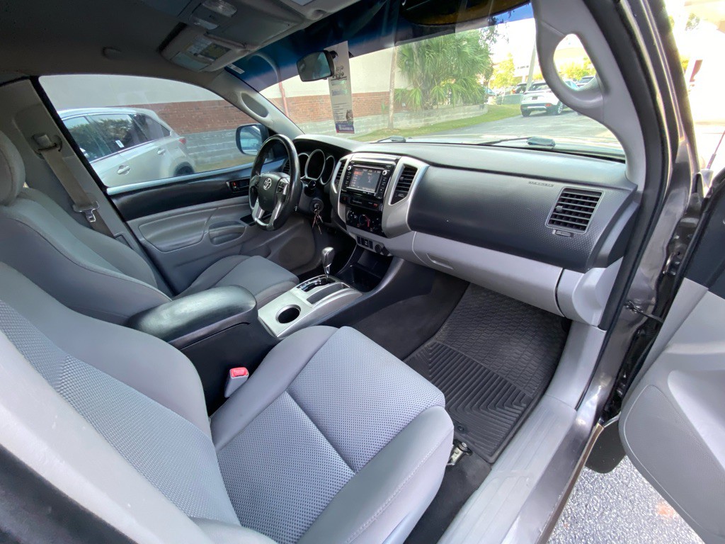 2015 Toyota Tacoma Image 41
