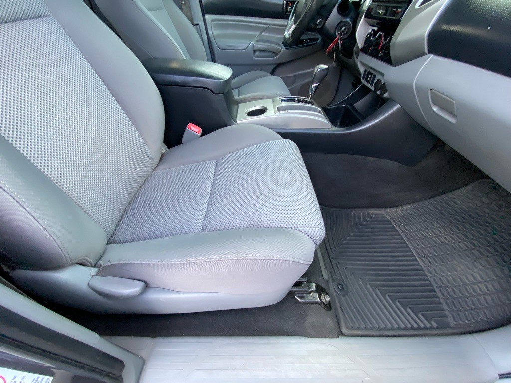 2015 Toyota Tacoma Image 44
