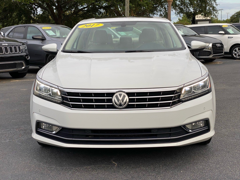 2017 Volkswagen Passat Image 2