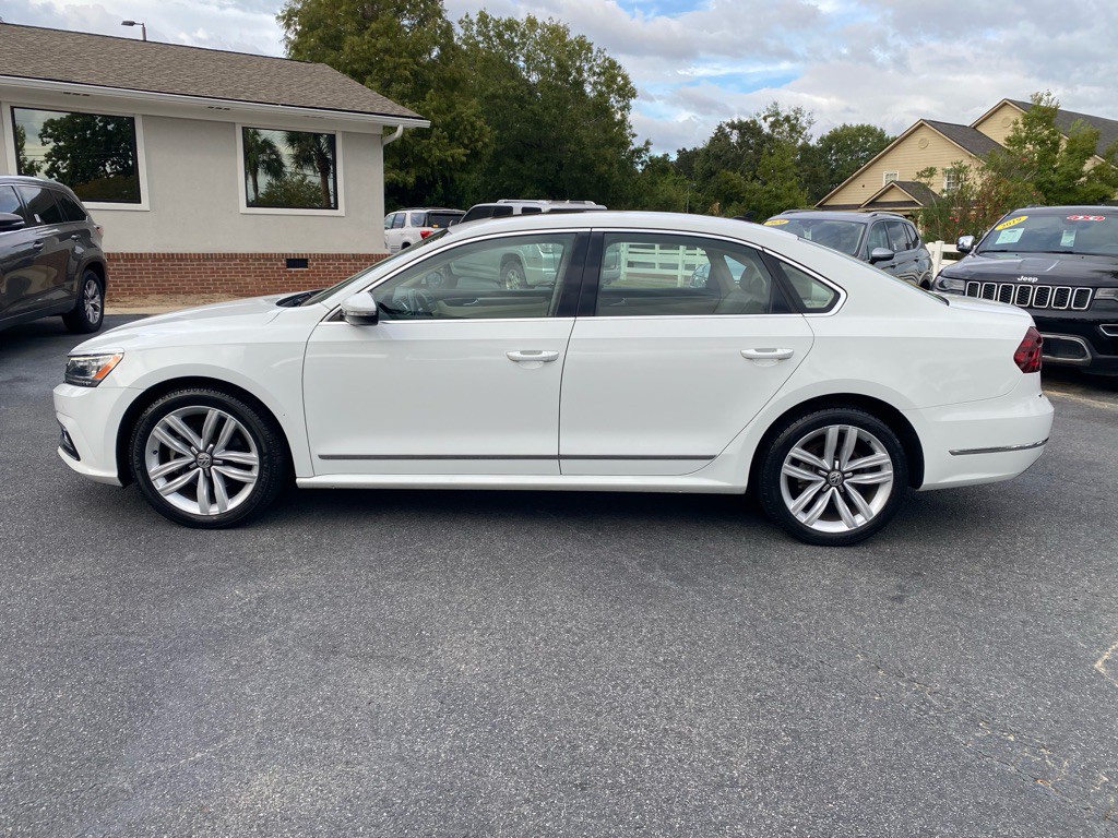 2017 Volkswagen Passat Image 3