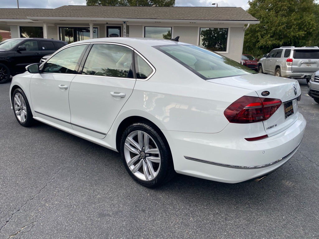 2017 Volkswagen Passat Image 4