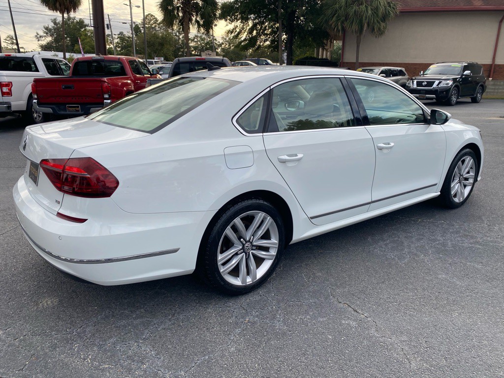 2017 Volkswagen Passat Image 7