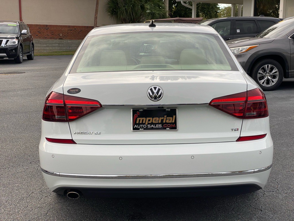 2017 Volkswagen Passat Image 8