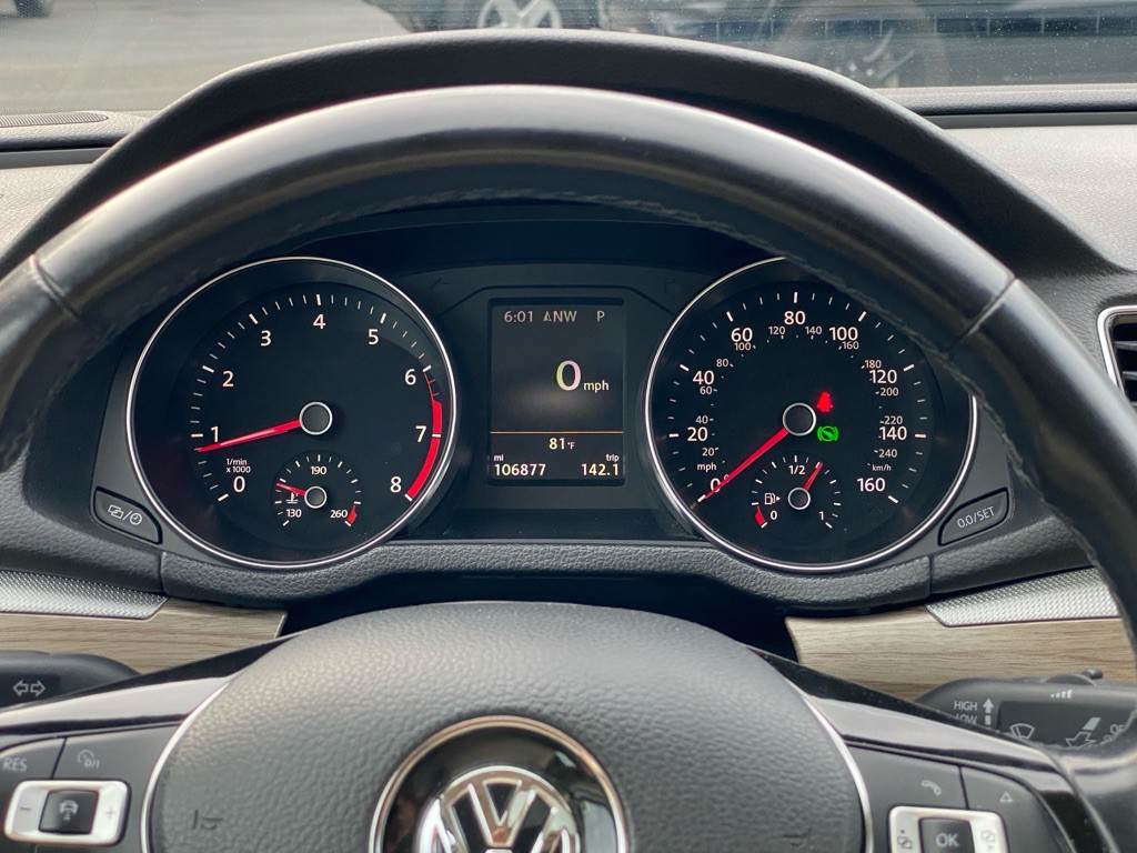 2017 Volkswagen Passat Image 17