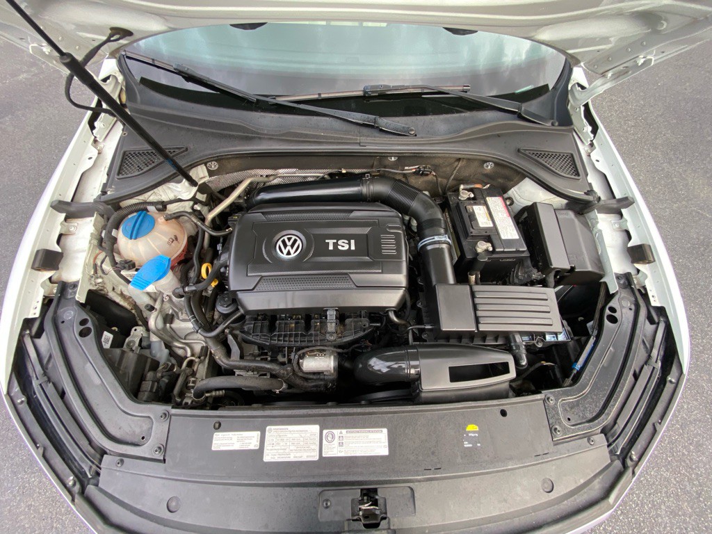 2017 Volkswagen Passat Image 60