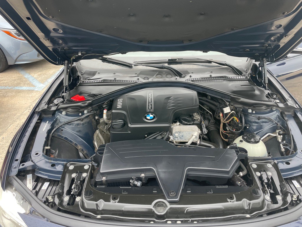 2013 BMW 3 Series Image 10