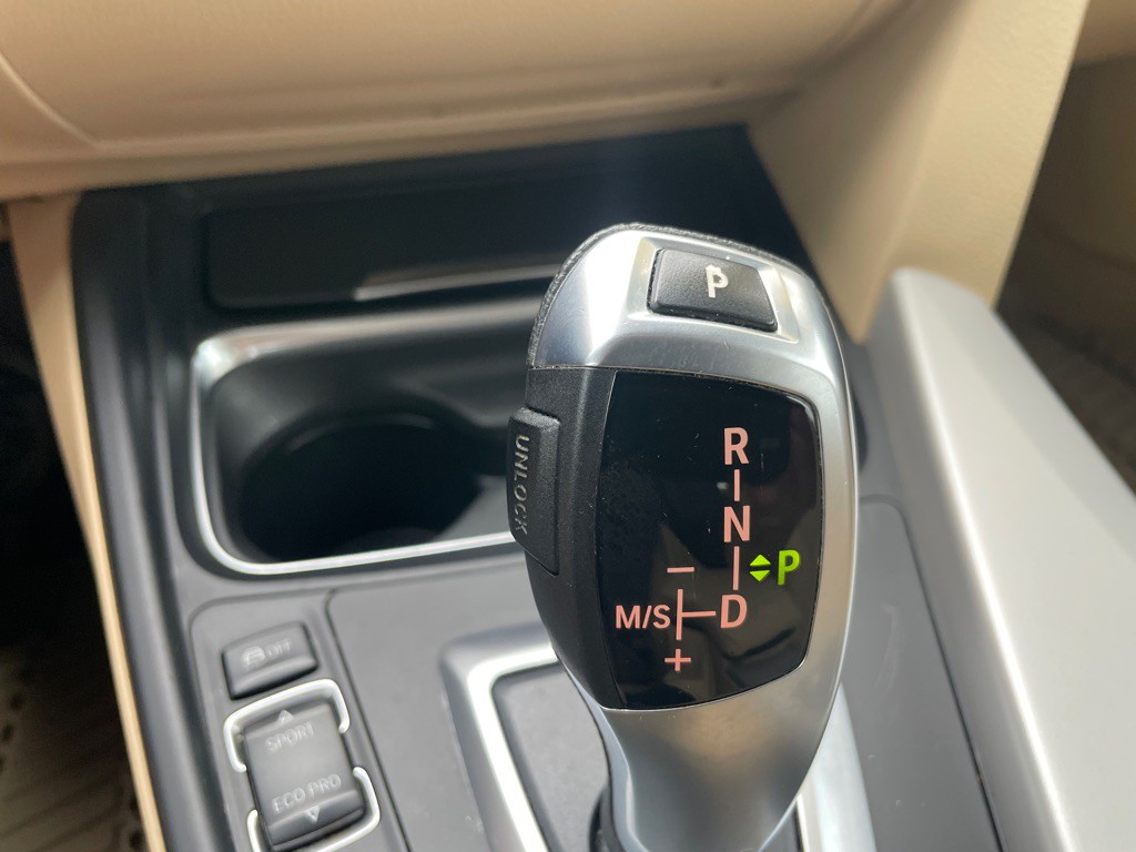 2013 BMW 3 Series Image 21