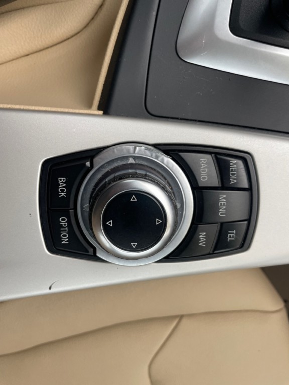 2013 BMW 3 Series Image 22
