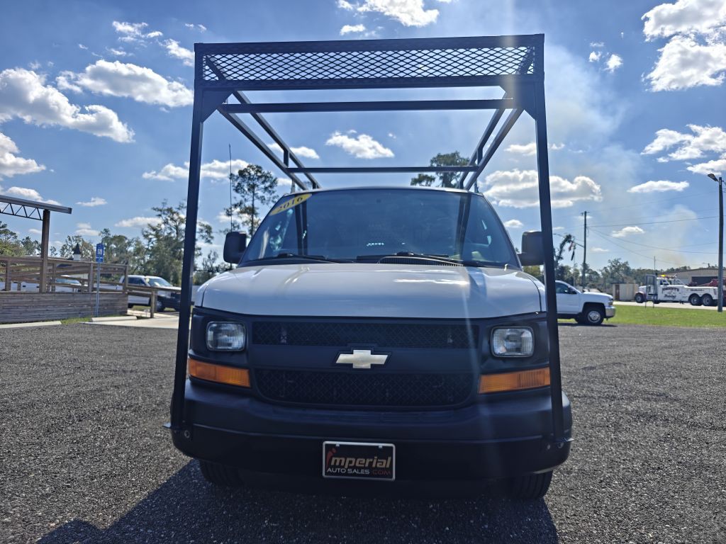 2016 Chevrolet Express Image 2