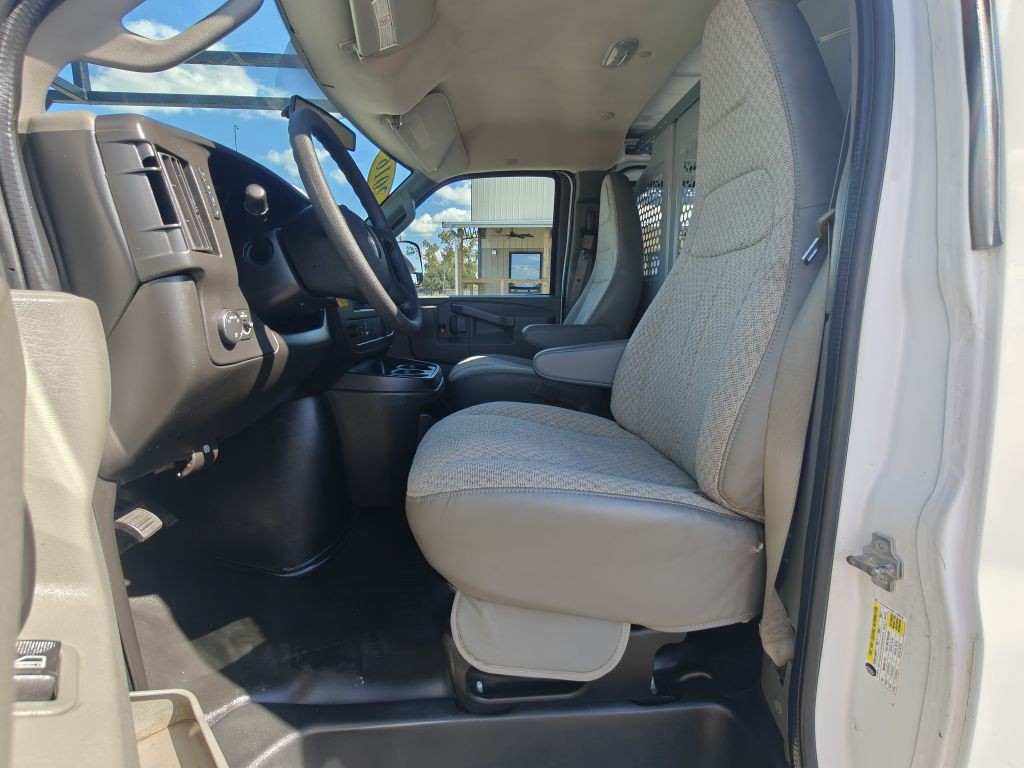 2016 Chevrolet Express Image 14
