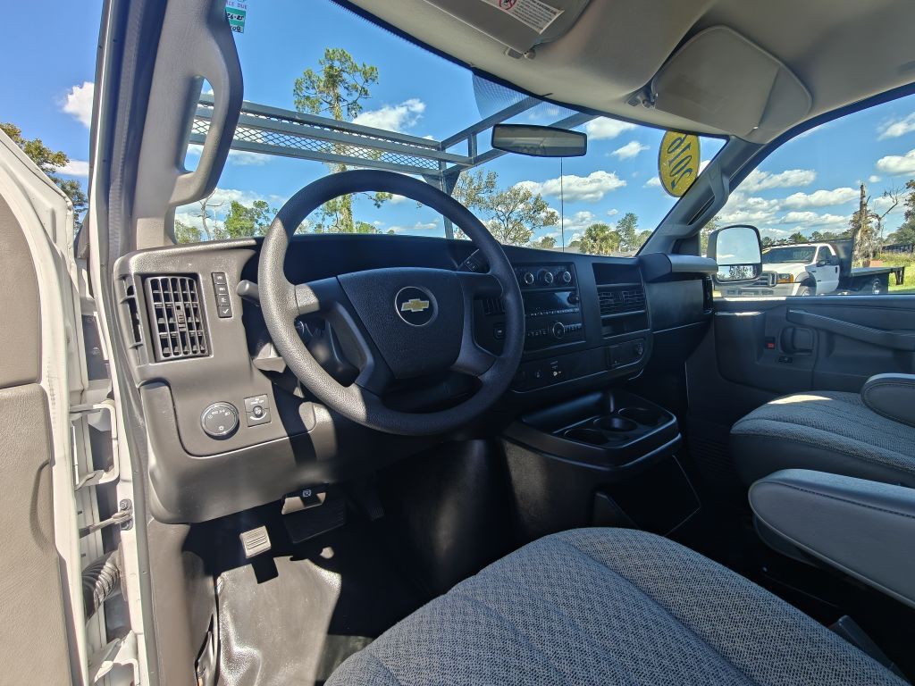 2016 Chevrolet Express Image 15