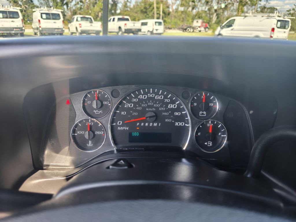 2016 Chevrolet Express Image 16
