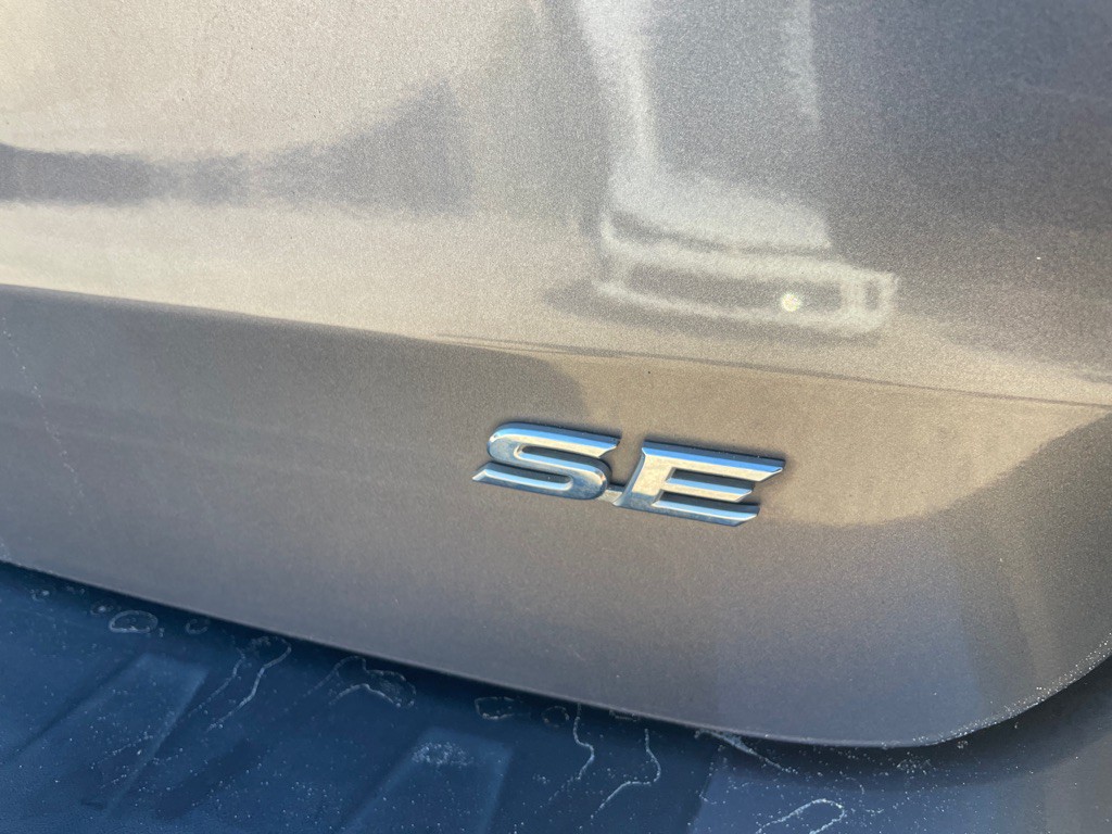 2017 Toyota Sienna Image 7