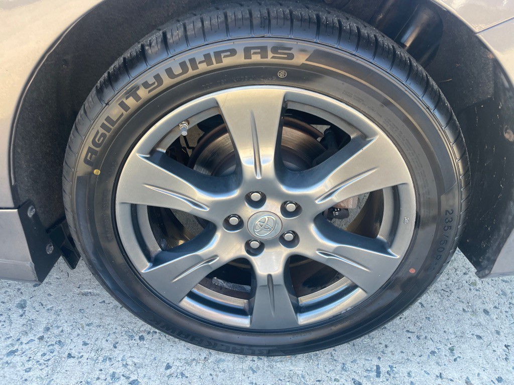 2017 Toyota Sienna Image 10