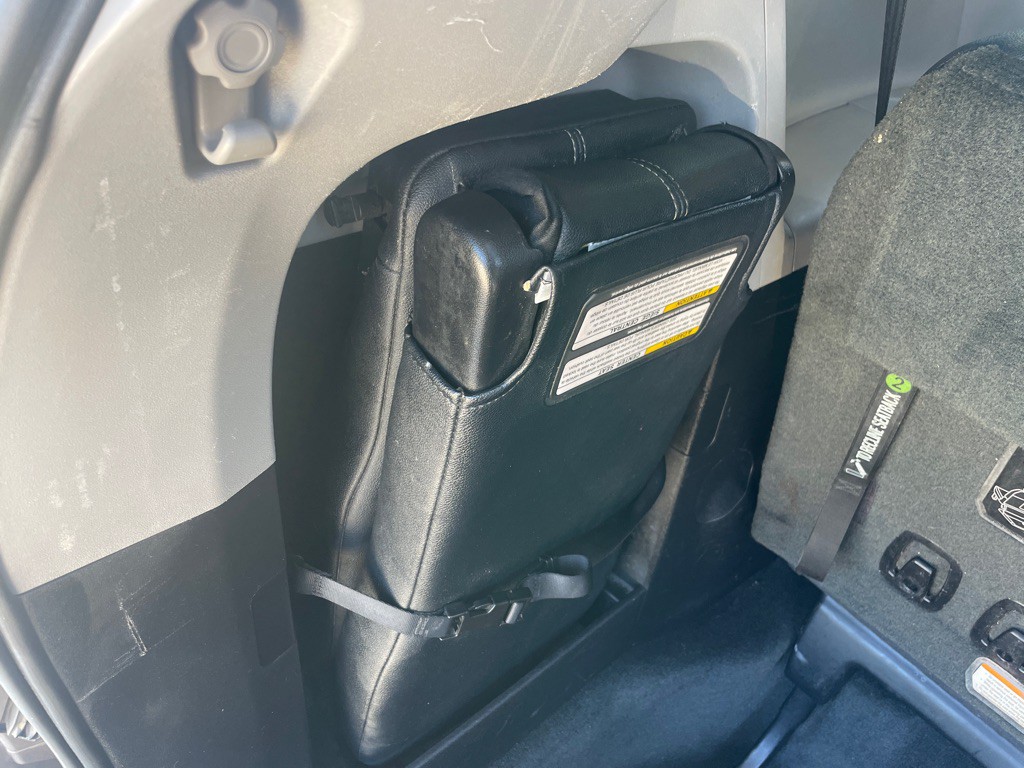 2017 Toyota Sienna Image 16