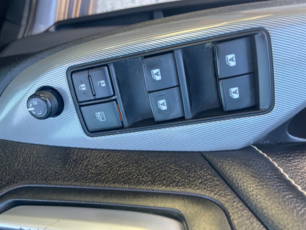 2017 Toyota Sienna Image 18