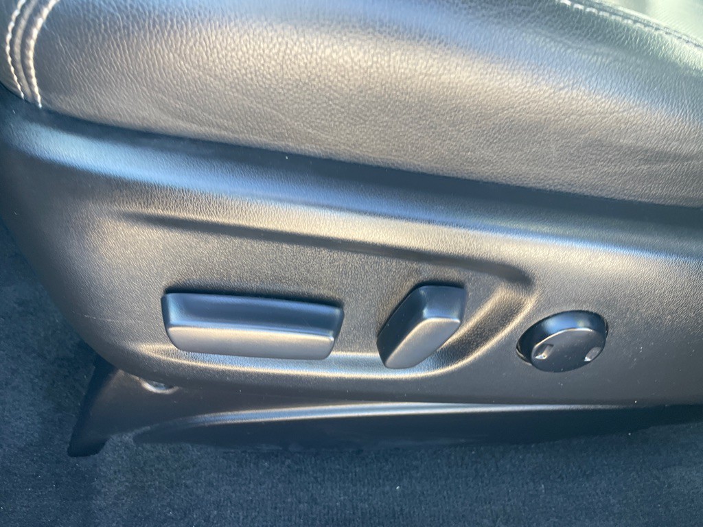2017 Toyota Sienna Image 19