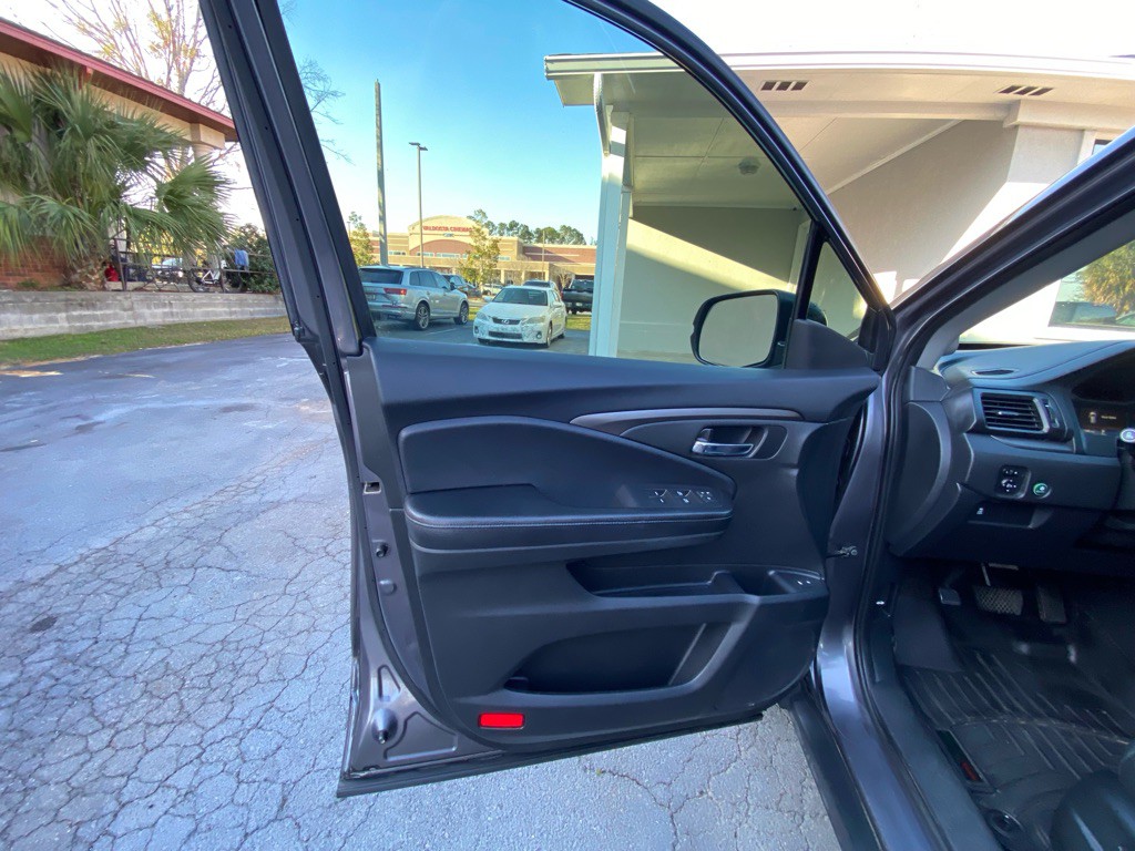 2017 Honda Pilot Image 32