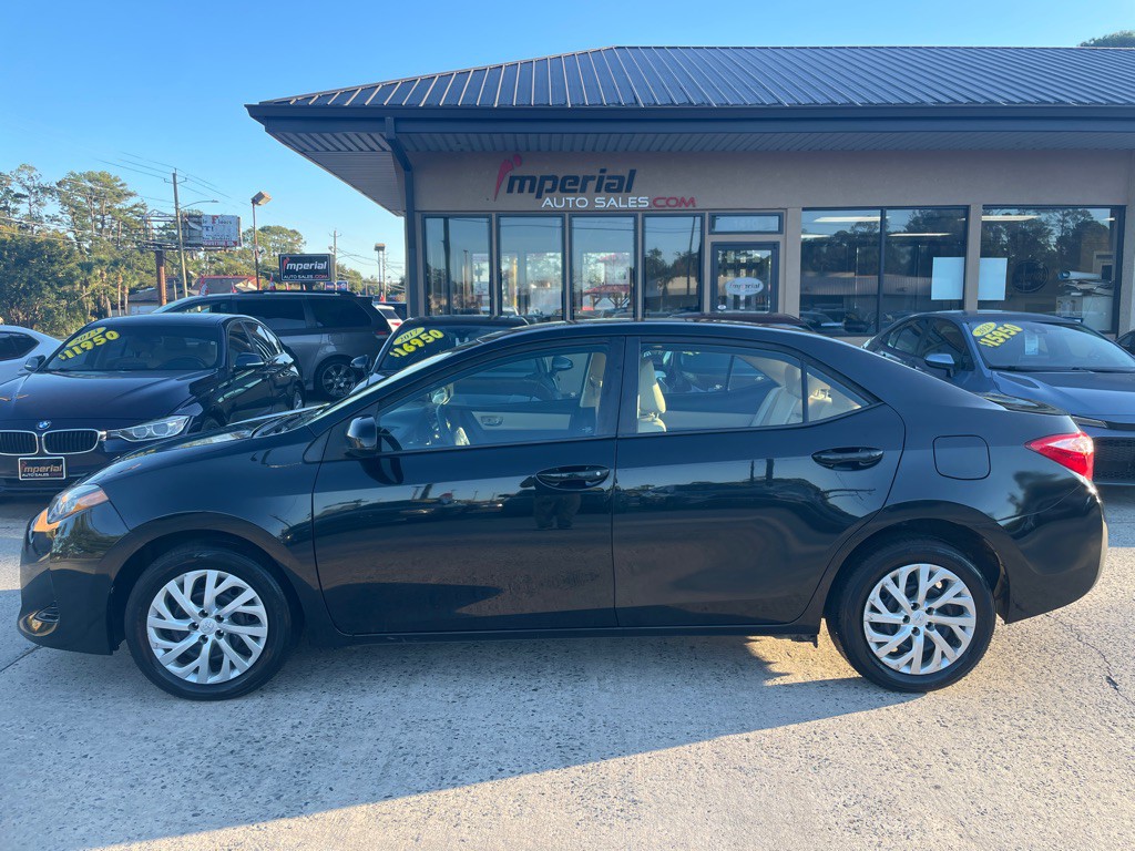 2017 Toyota Corolla Image 2
