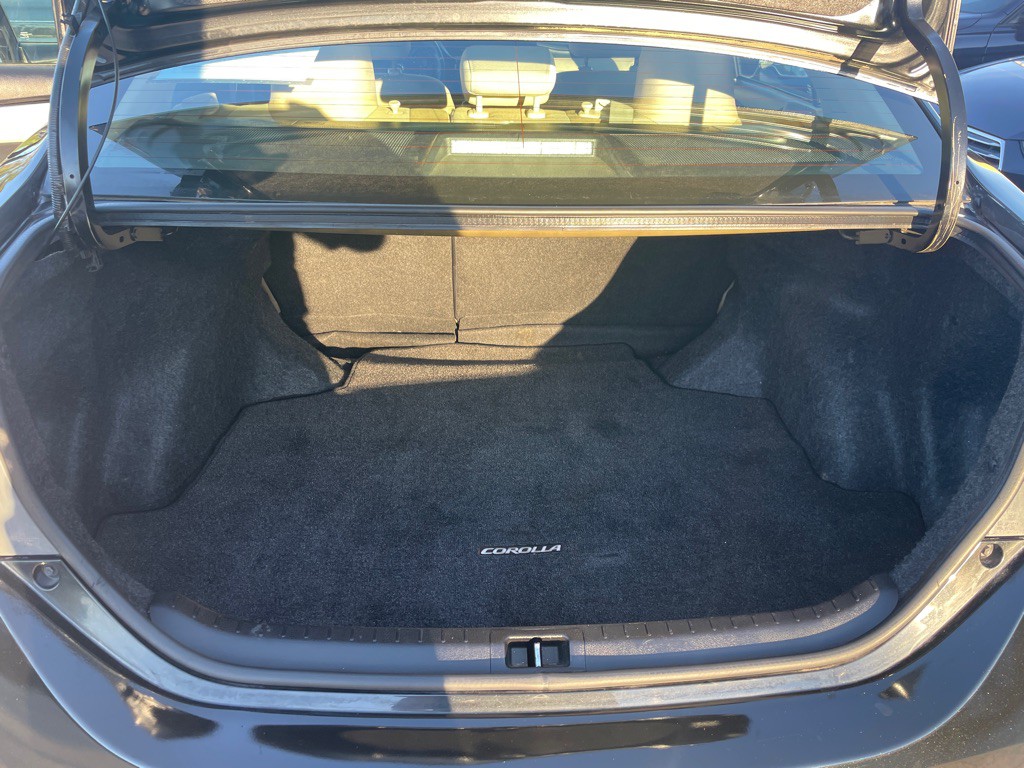 2017 Toyota Corolla Image 12