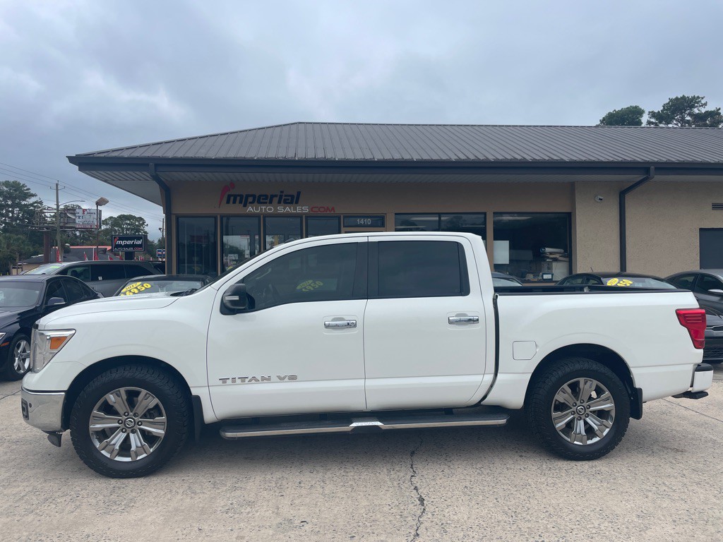 2019 Nissan Titan Image 2