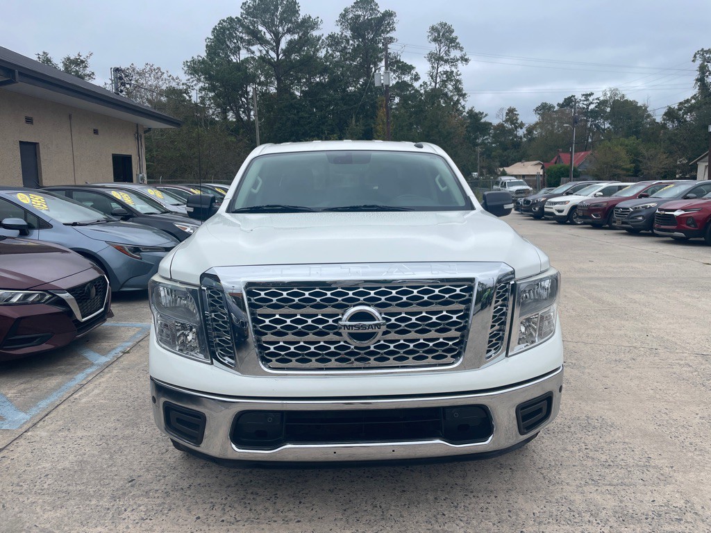 2019 Nissan Titan Image 3