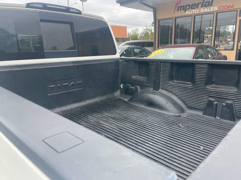 2019 Nissan Titan Image 9