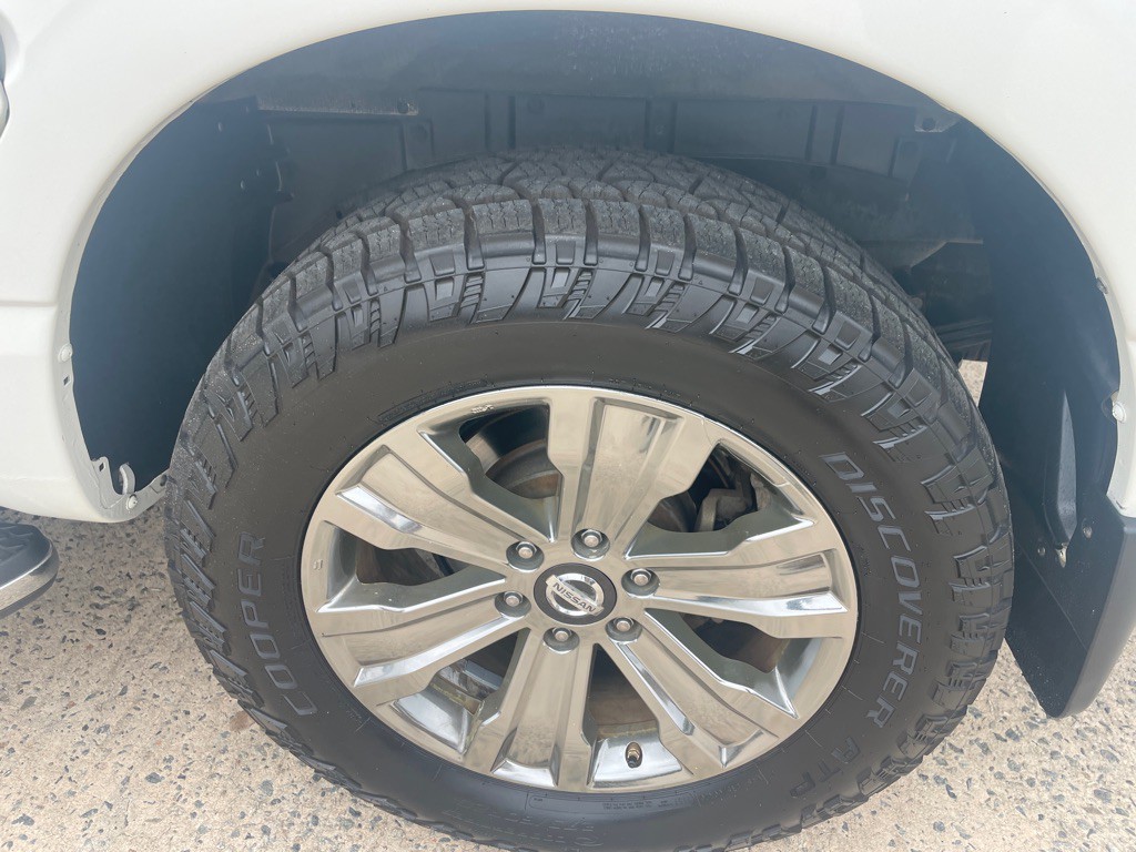 2019 Nissan Titan Image 10