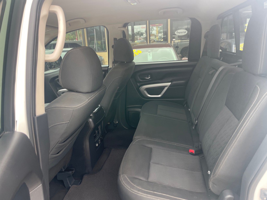 2019 Nissan Titan Image 17