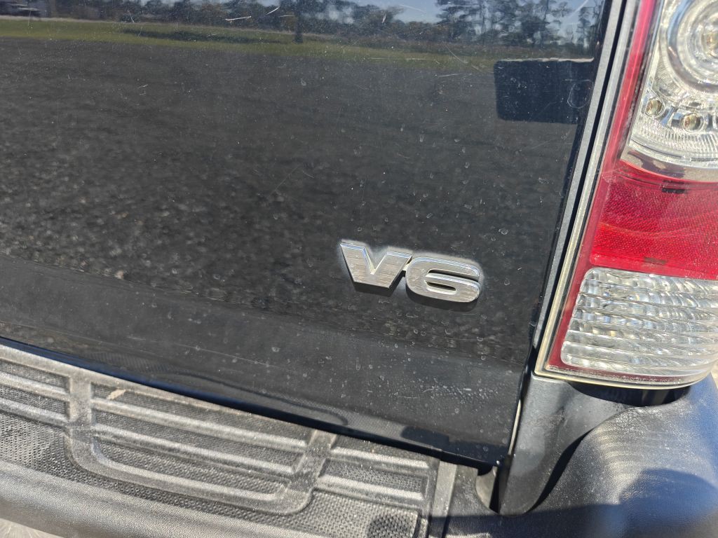 2014 Toyota Tacoma Image 16