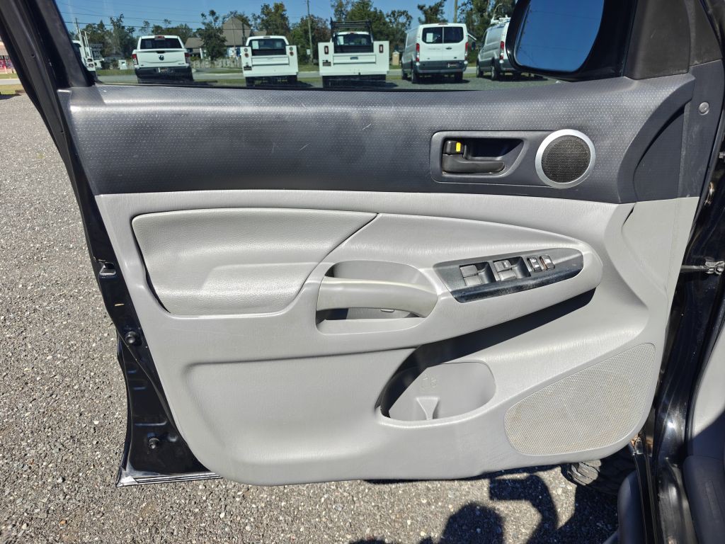 2014 Toyota Tacoma Image 19