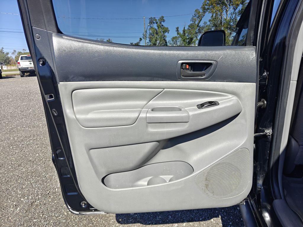 2014 Toyota Tacoma Image 26