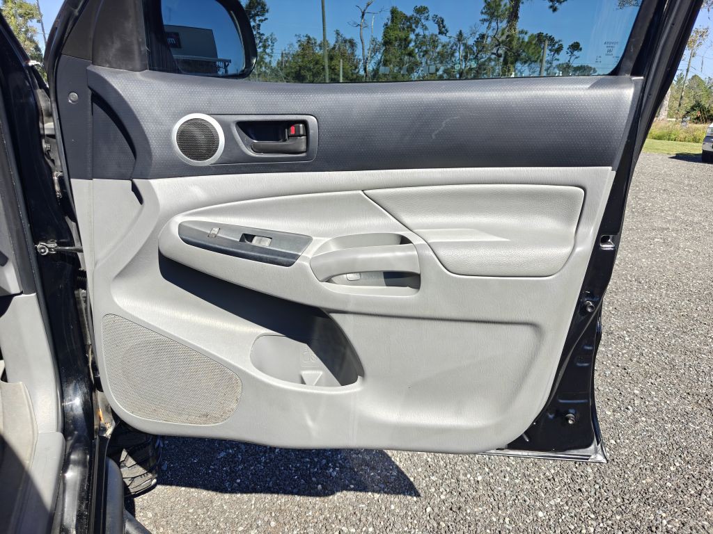 2014 Toyota Tacoma Image 34