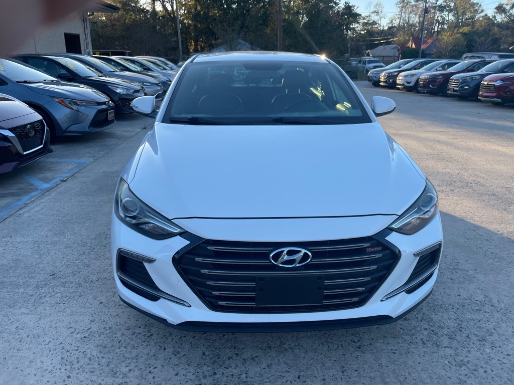 2017 Hyundai Elantra Image 3