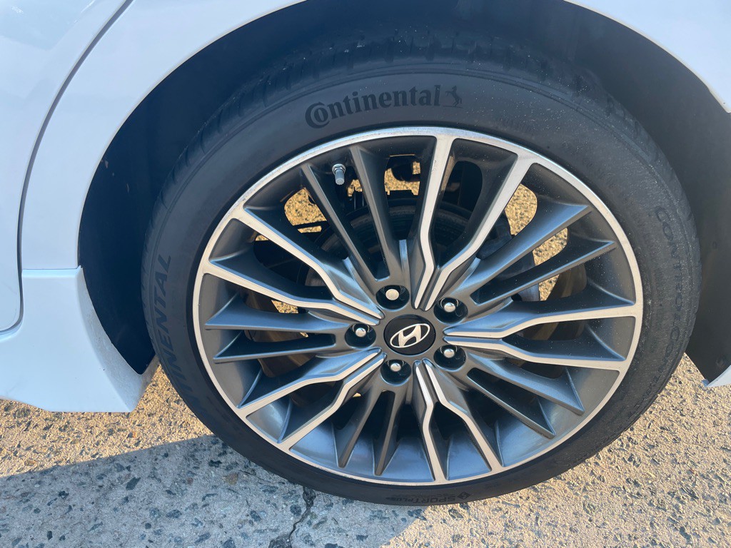 2017 Hyundai Elantra Image 9