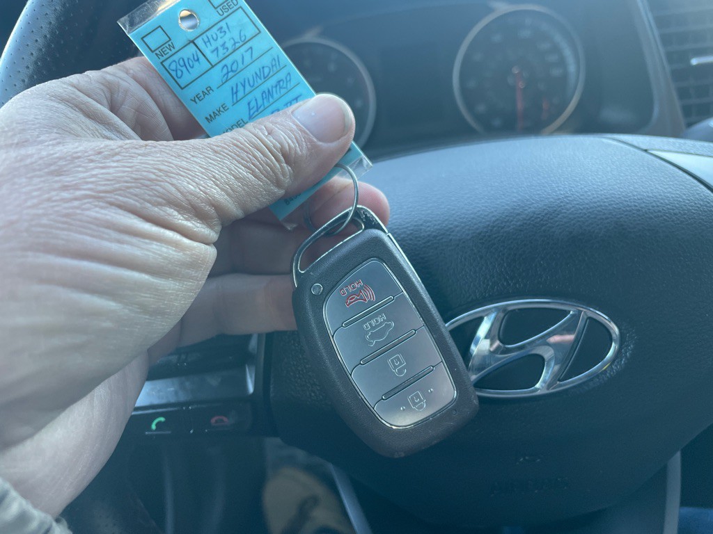 2017 Hyundai Elantra Image 17