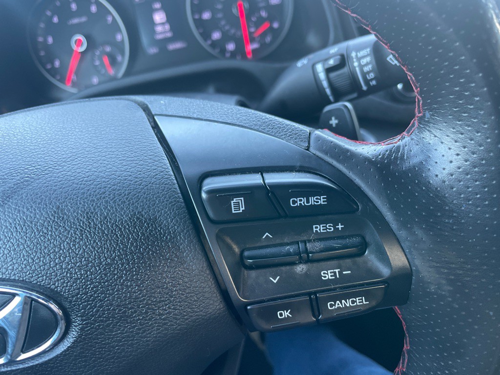 2017 Hyundai Elantra Image 21