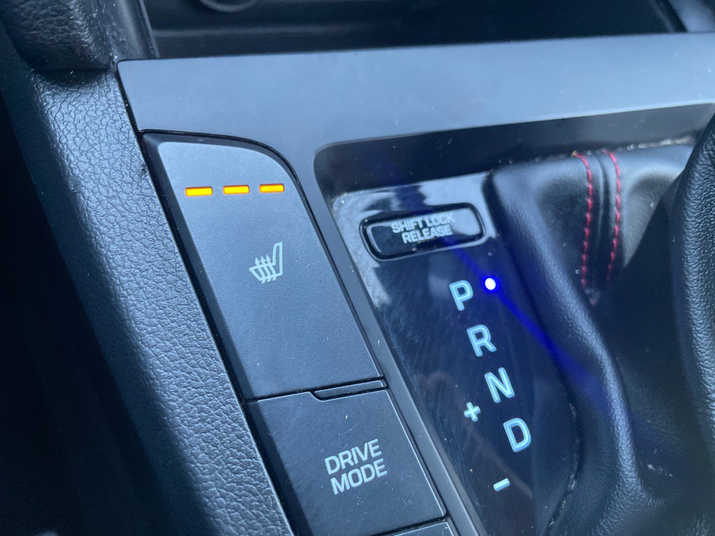 2017 Hyundai Elantra Image 24