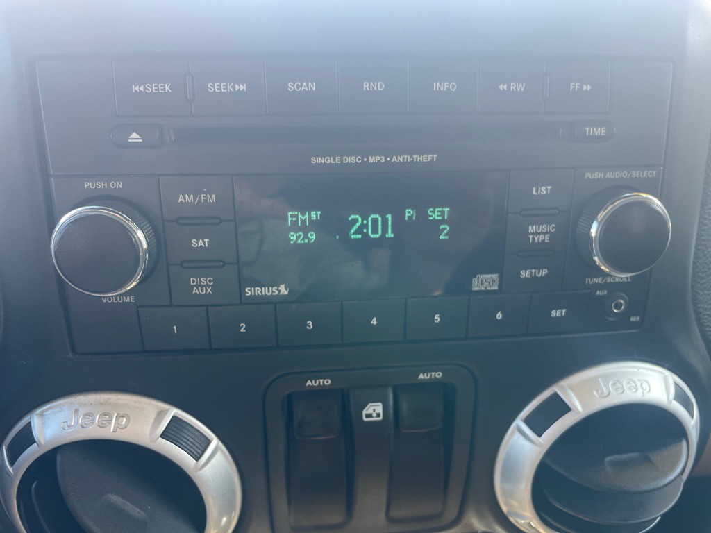 2014 Jeep Wrangler Image 17