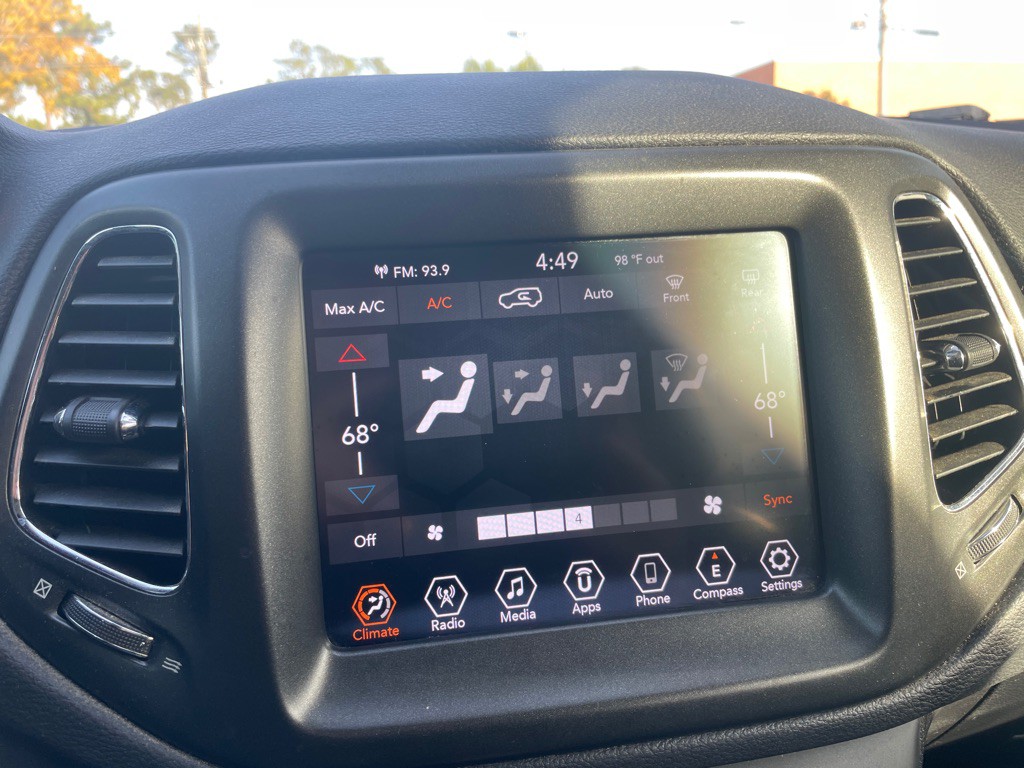 2020 Jeep Compass Image 25