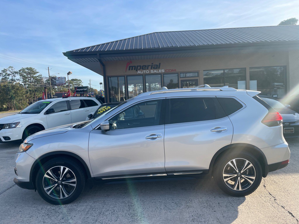 2017 Nissan Rogue Image 2