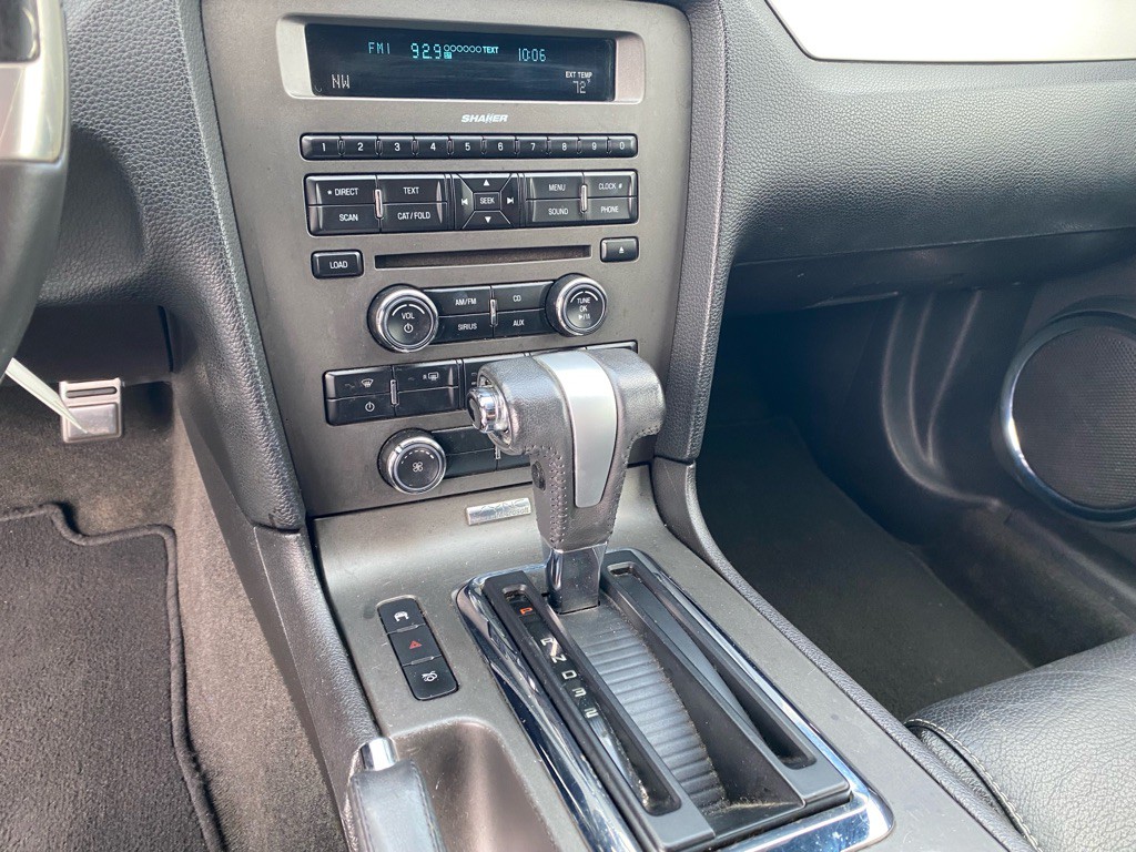 2010 Ford Mustang Image 15