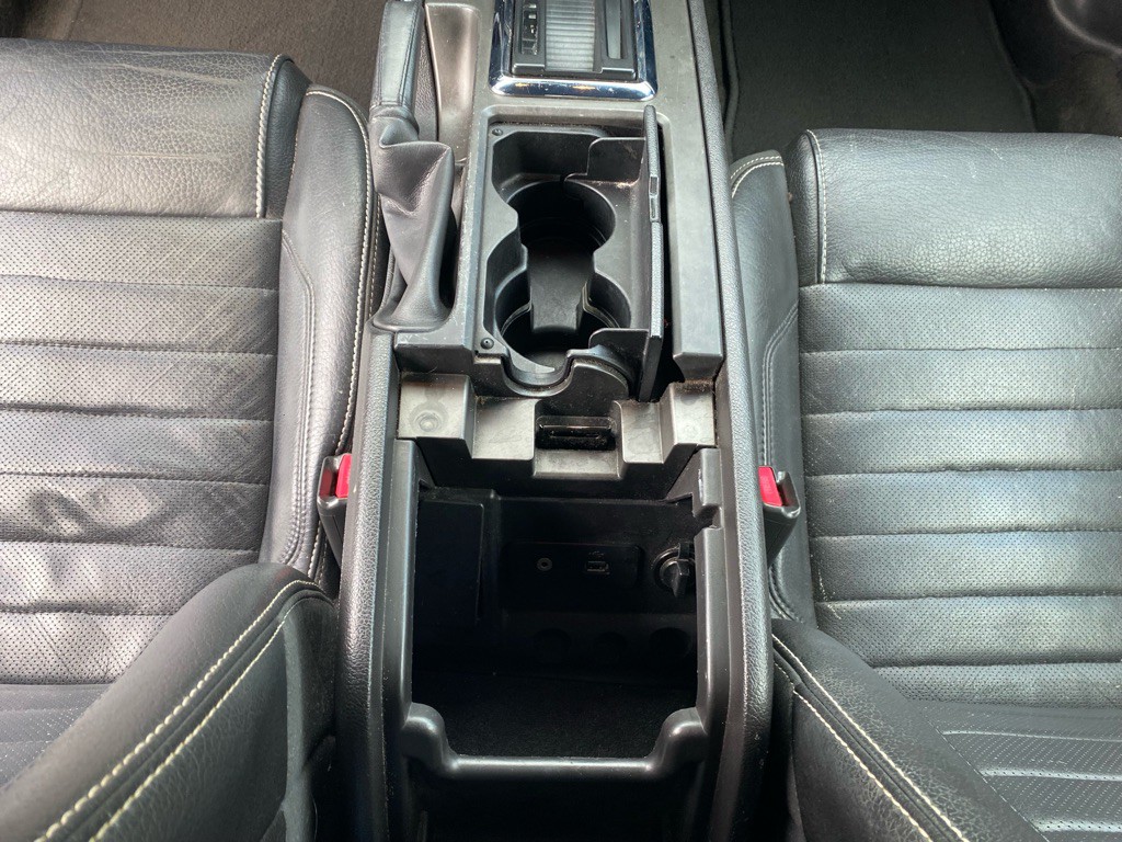 2010 Ford Mustang Image 17