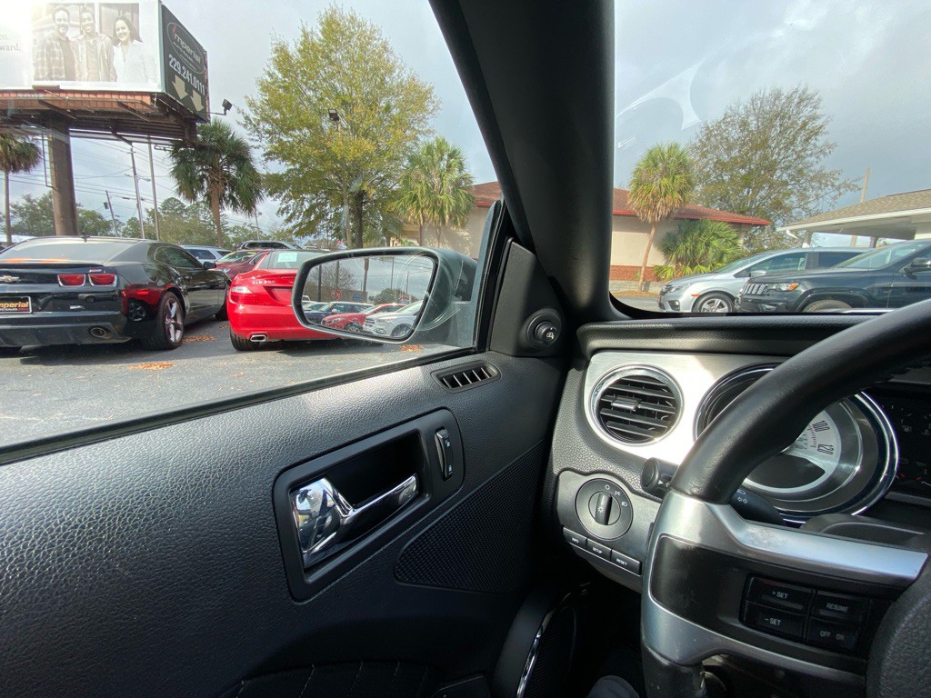 2010 Ford Mustang Image 24