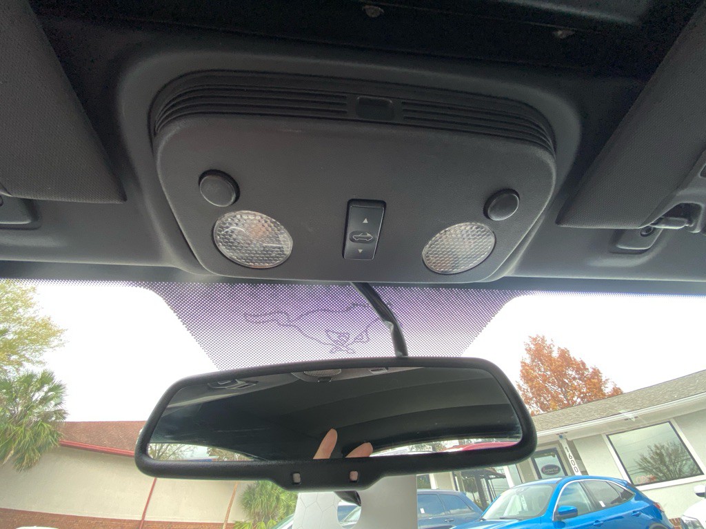 2010 Ford Mustang Image 28